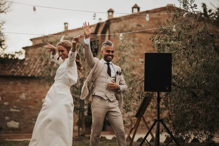 simply-beautiful-tuscan-wedding-at-the-lazy-olive-4-events-56-700x467