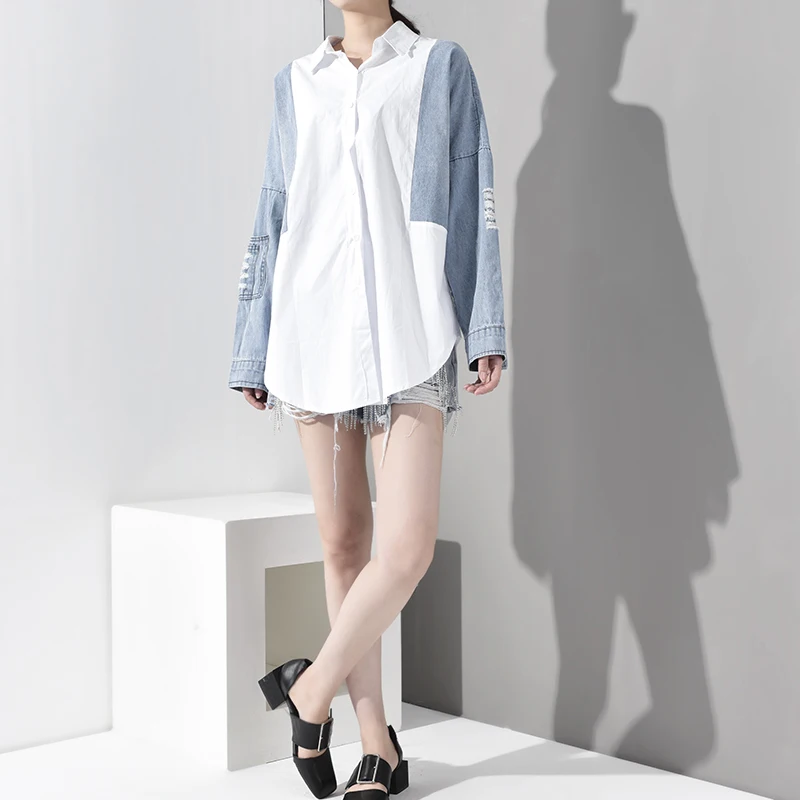  [EAM] 2020 New Autumn Winter Lapel Long Sleeve White Hit Color Denim Loose Big Size Shirt Women Blo
