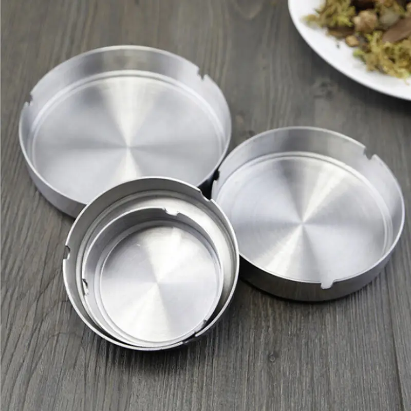Metal Portable Ashtrays High Quality Stainless Steel Cigarette Accessories Portable Round Shape Ashtray with Three Rest Holes
