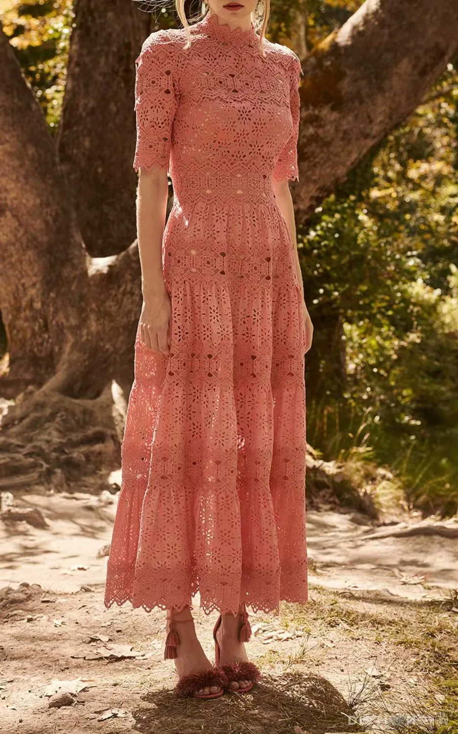 

2019 Summer New Embroidery Short Sleeve Lace Long Dress Women's Dress 181228z01
