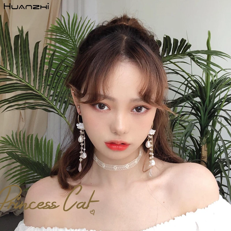 

HUANZHI 2019 New Korean Irregular Pearl Shell Flower Long Tassel Crystal Beads Drop Earrings For Women Girl Party Jewelry Gift