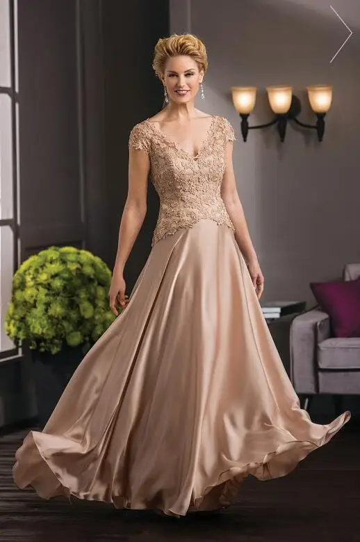 

2019 Champagne Short Sleeve Lace A-Line Mother of the bride dresses Plus Size V-Neck Chiffon Evening Dress Vestido mae da noiva