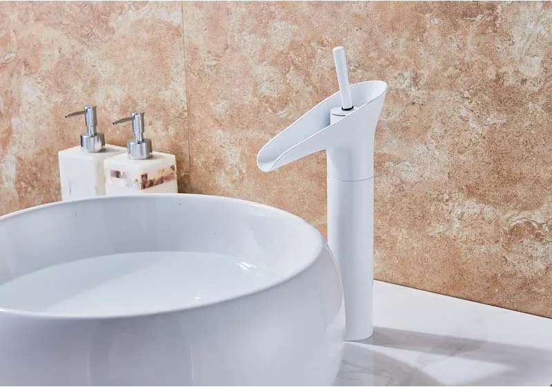 Столешница водопад смеситель для ванной комнаты с одной ручкой смеситель для ванной комнаты на бортике винная чашка стиль горячий холодный смеситель кран