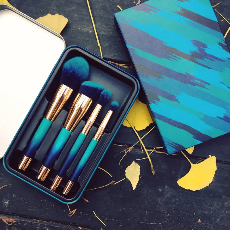 

4pcs Makeup Brushes Set Synthetic Hair Portable Foundation Powder Make Up Brush Short Handle cosmetic brush With Magnetic Case
