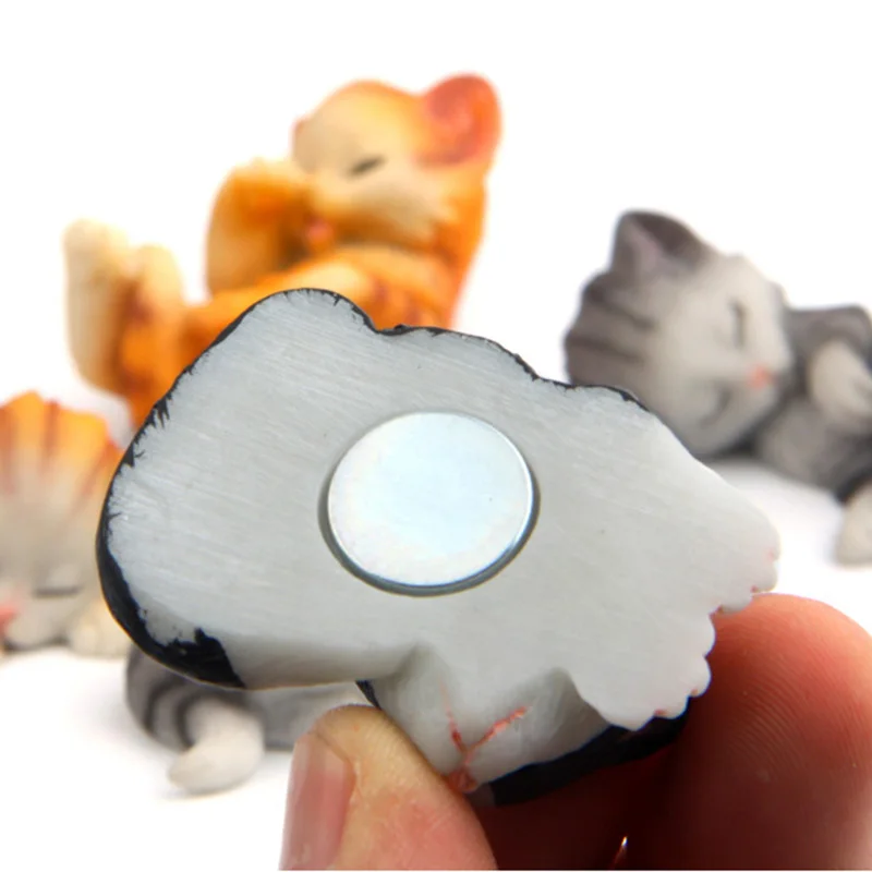 5pcs/set Lovely Sleeping Cat Action Figure Cartoon Creative Magnetic Buckle Refrigerator Mobile Phone Shell Stickers Kids Toys