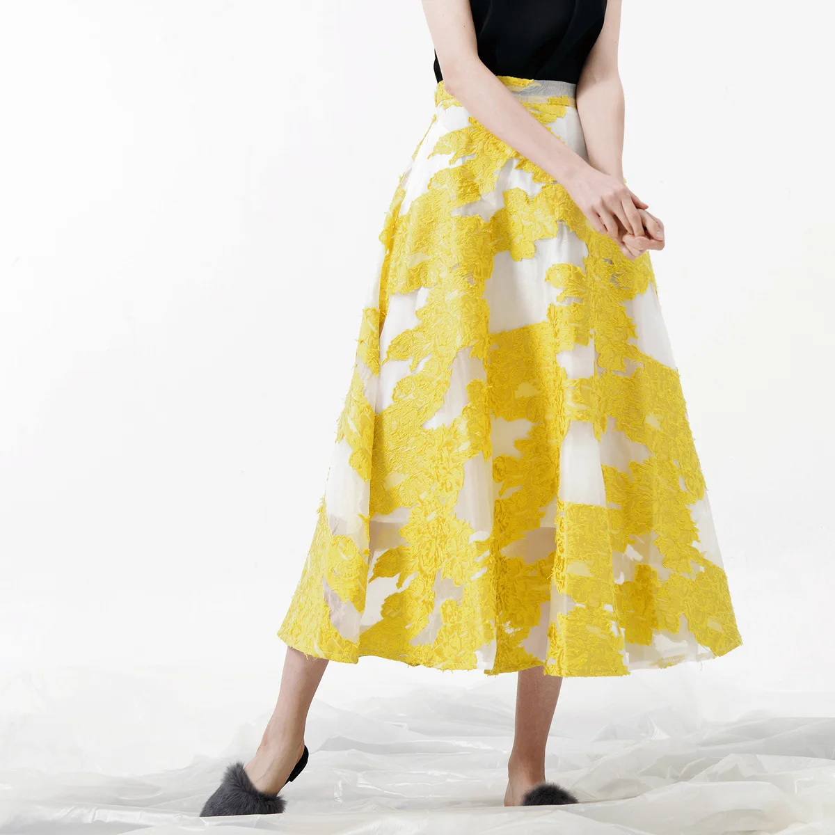 

Johnature Summer 2019 New High Street Women Fashion Skirt Stereo Embroidery Floral A-line High Waisted 2 Colors Mid-length Skirt