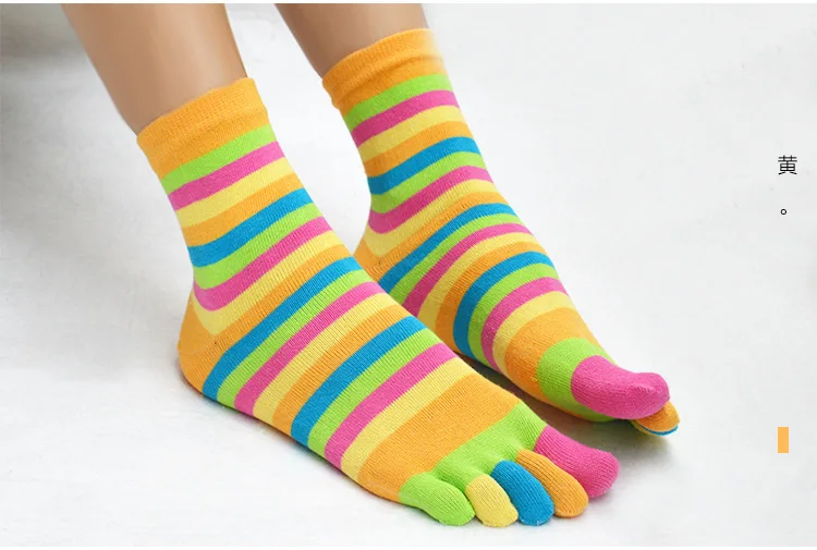 Повседневные разноцветные Разноцветные носки в полоску с пятью пальцами, женские милые носки Novidade Calzini Donna, Раздельный носок с пальцами, женские рождественские носки