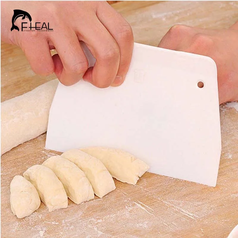 

FHEAL 1pc DIY Baking Scraper Butter Knife Plastic Cake Dough Cutter Pastry Slicer Cake Spatulas Kitchen Baking Tools