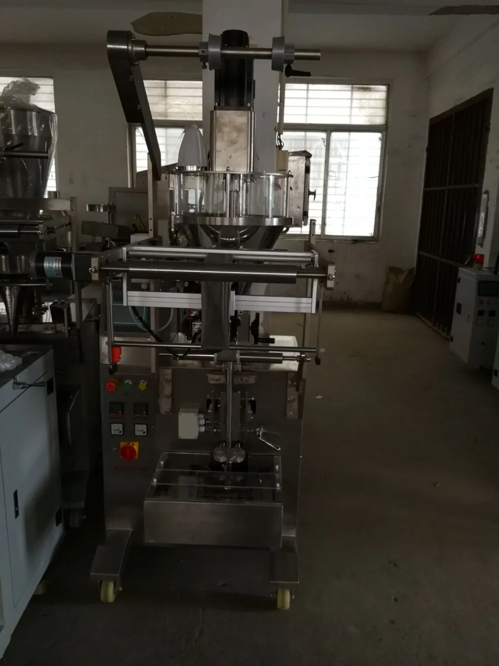 0.3-0.7g screw powder packaging machine 0.3-0.7g screw powder packaging machine