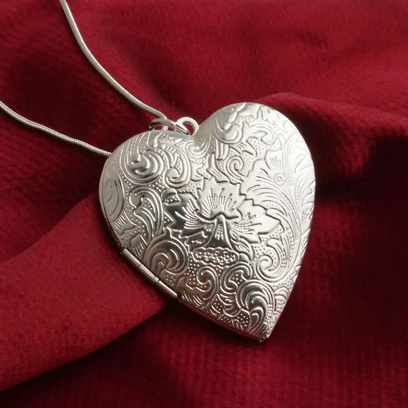 925 Sterling Silver Plated Vintage  Love Heart Photo Frame Locket & Necklace