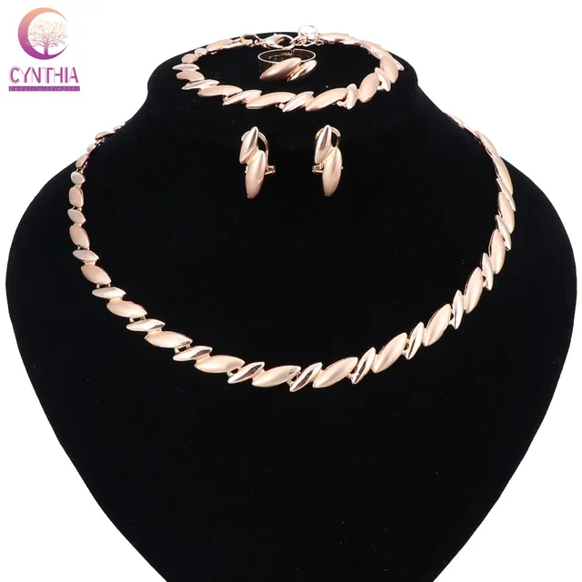 Mode Dubai collier boucle d\u0027oreille ensemble de Bijoux couleur or nigérian mariage perles africaines