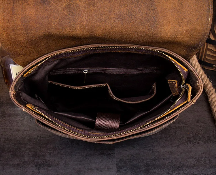 Pockets Show and Large Capacity of Leather Backpack