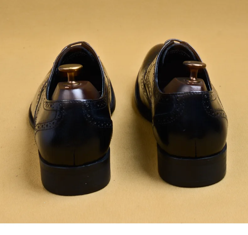 Летняя мужская официальная обувь; кожаные оксфорды для мужчин; Свадебные Мужские броги; офисные туфли; мужская обувь на шнуровке; zapatos de hombre