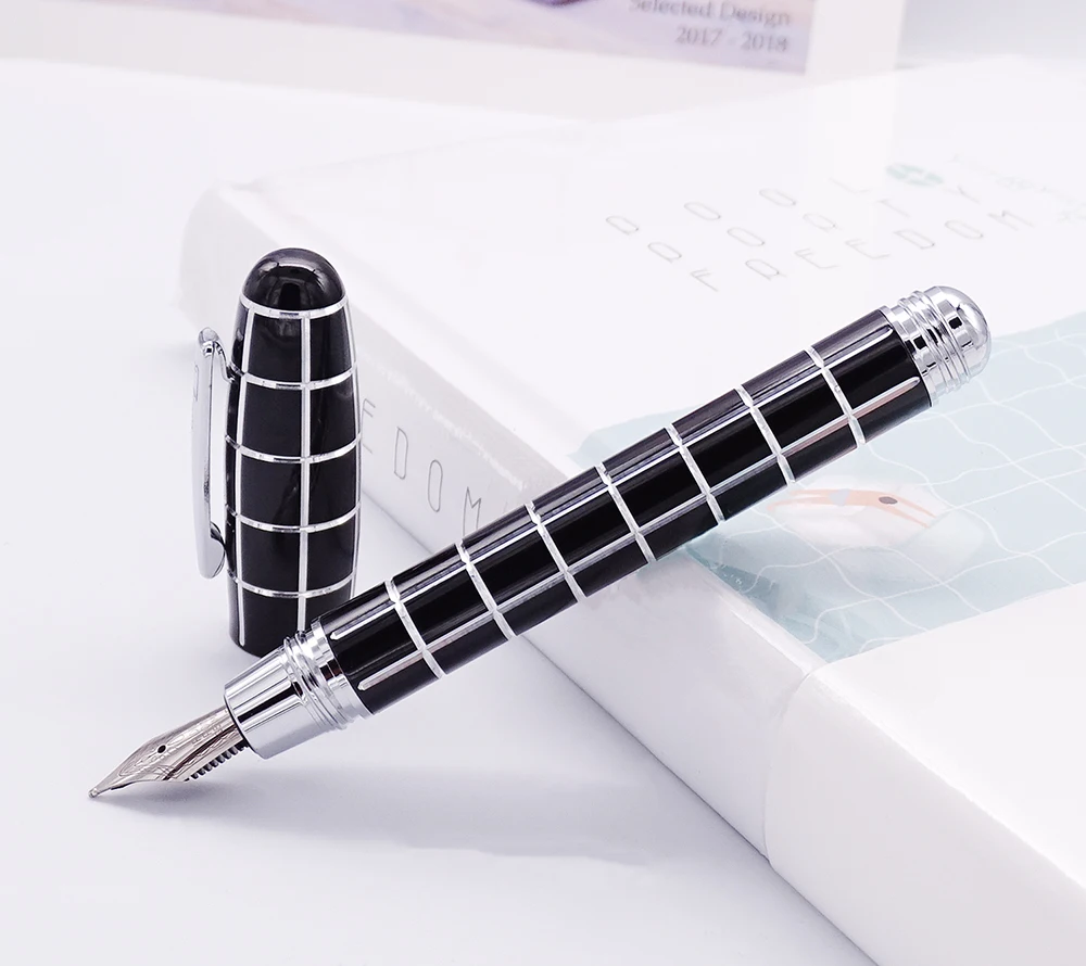 Fuliwen 2062 смоляная авторучка, модная короткая карманная ручка для путешествий, тонкий наконечник 0,5 мм красивая квадратная решетчатая ручка для письма - Цвет: Black