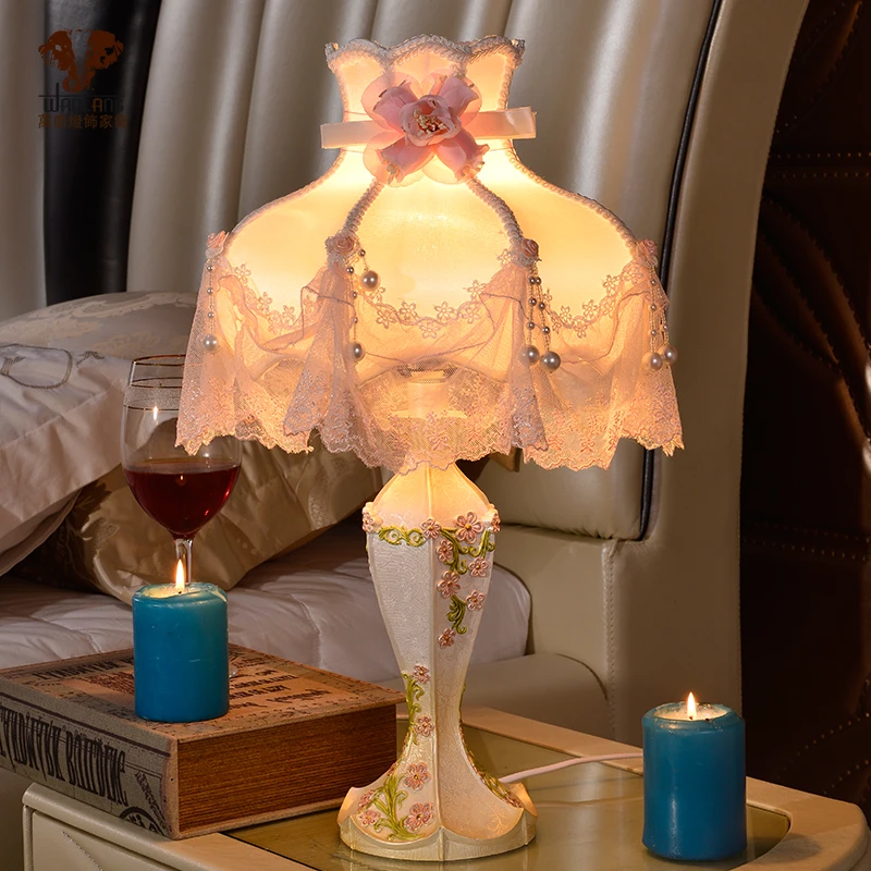 

head Arts Crafts Wanlang bedroom, bedside table, European table lamp, warm originality, Princess Garden, wedding room, decoratio
