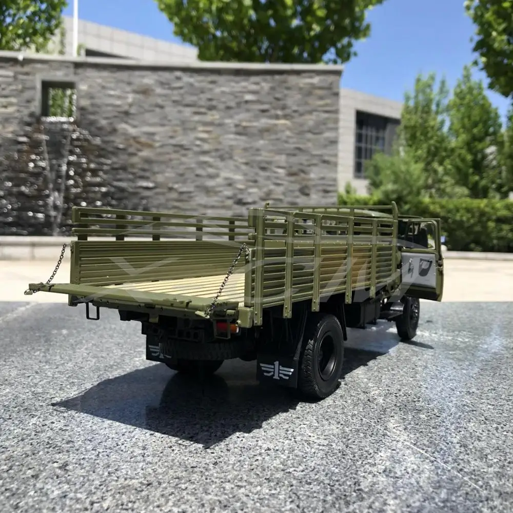 Литой автомобиль модель Jiefang CA141 грузовик век Дракон 1:24 (зеленый) + маленький