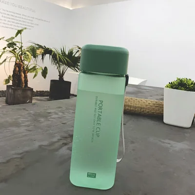 600ML GREEN Модная бутылка для воды квадратной формы пластиковая спортивная Большая емкость портативная кружка для воды дети Небьющийся чайник BPA бесплатно - Цвет: 600ML GREEN