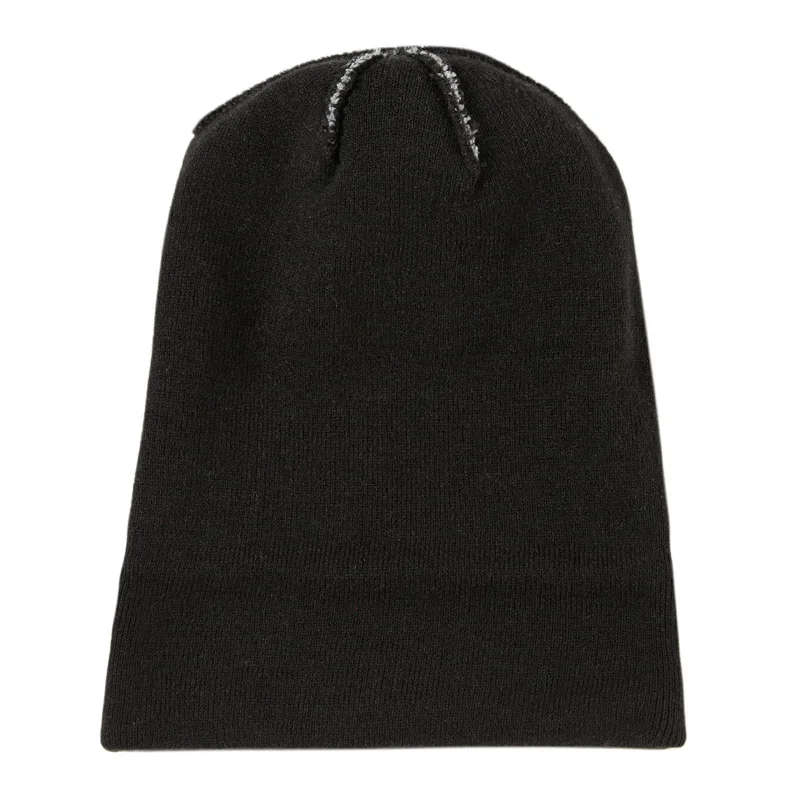 knitted-hat-gray-pompon-inside