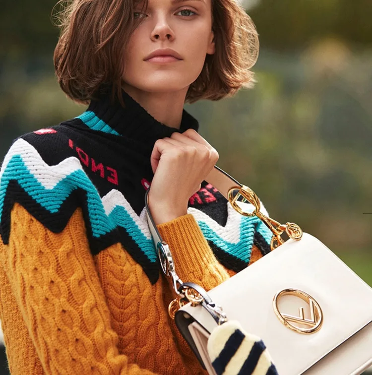 

2019 Autumn Winter New Little Fresh Letter Wave Striped Collar High Collar Shown Thin Bottom Knitted Womens Sweaters Winter