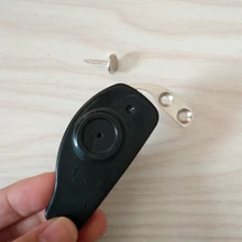 EAS для удаления крючок деактиватора антикражных этикеток Detacher приспособление для удаления защитной бирки используется для EAS жесткая бирка