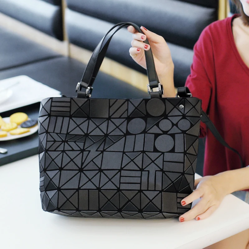 

2019 Women Laser Geometry Bag Sequins Mirror Saser Plaid Folding Shoulder Bags Luminous Handbag Diamond Casual Tote Bucket 127