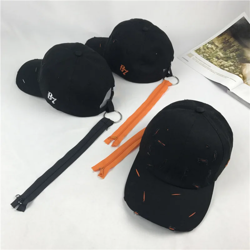 

Korea Peaked Cap Woman Holes Iron Ring PULL Chain Length Ribbon Along The Bend Sun Hat Lovers Personality Baseball Hats Tide