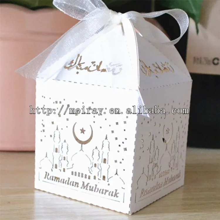 white box with white organza ribbons_750