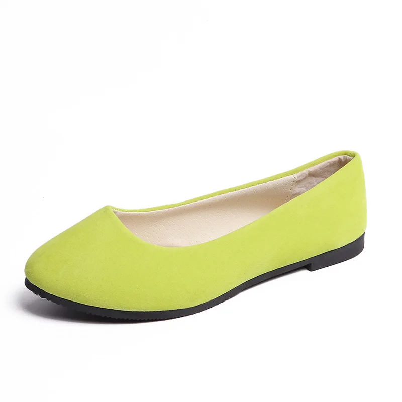 Женская обувь на плоской подошве без застежки; женские лоферы ярких цветов с острым носком; обувь без застежки; женские весенние балетки из флока на плоской подошве; большие размеры - Цвет: Light green