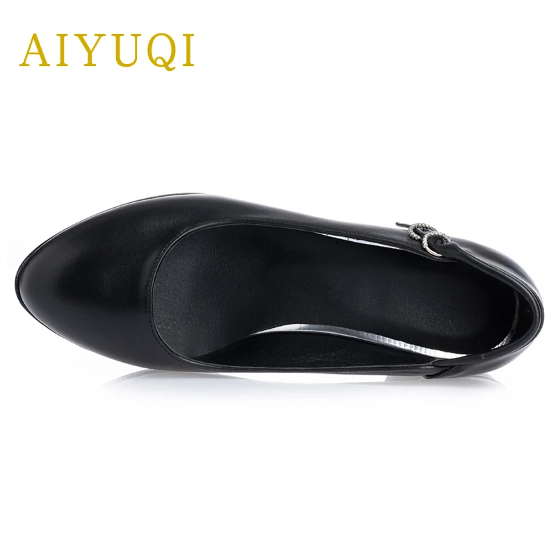 AIYUQI/Женская обувь из натуральной кожи; Новинка года; черные модельные туфли на среднем каблуке с закрытым носком; Женская Осенняя обувь на платформе; большие размеры