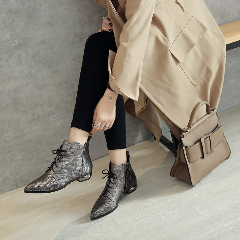 Stylesowner Роскошные Дизайн высокое качество из коровьей кожи толстый каблук с заклепками короткие ботильоны Популярные тренды для молодых леди сапоги