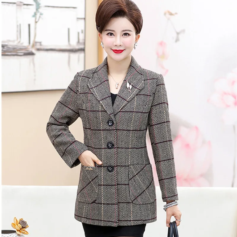 

2018 Autumn New Women Plaid Coat Fashion Classic Single Breasted Pocket Pocket Middle-Aged Women Outerwear & Coats T266