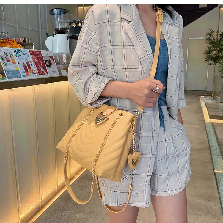 Luxury brand Female Large Tote bag Fashion New High Quality PU Leather Women's Designer Handbag Lock Shoulder Messenger Bag