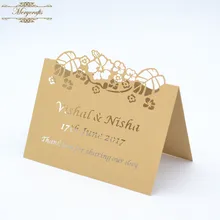 Tc08 нежный пользовательские свадебные карты места для вечеринки лазерная резка стол карты с невесты и жениха имена