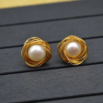 

small natural freshwater pearl flower earrings manual color preserving allergy S925 silver needle