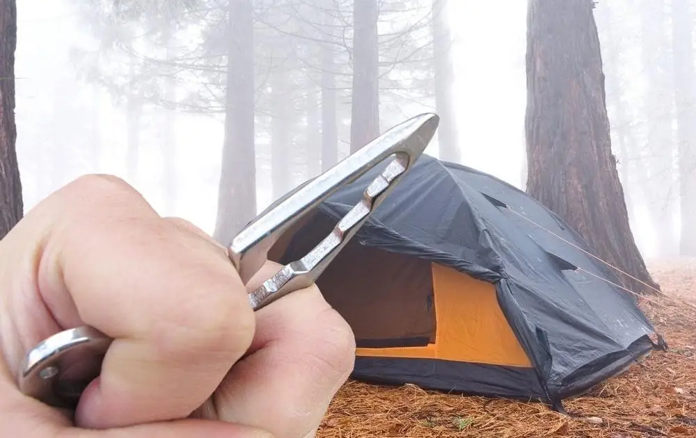 

EDC self-defense defense spikes thorn multifunctional tools wrenches bottle crowbars and other outdoor camping supplies