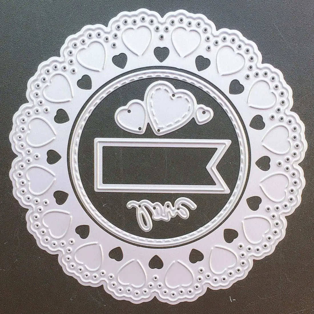

3 Styles Heart Lace Edge Circle Frame Metal Cutting Die Stencils for DIY Scrapbooking album Decorative Embossing Hand-on Cards