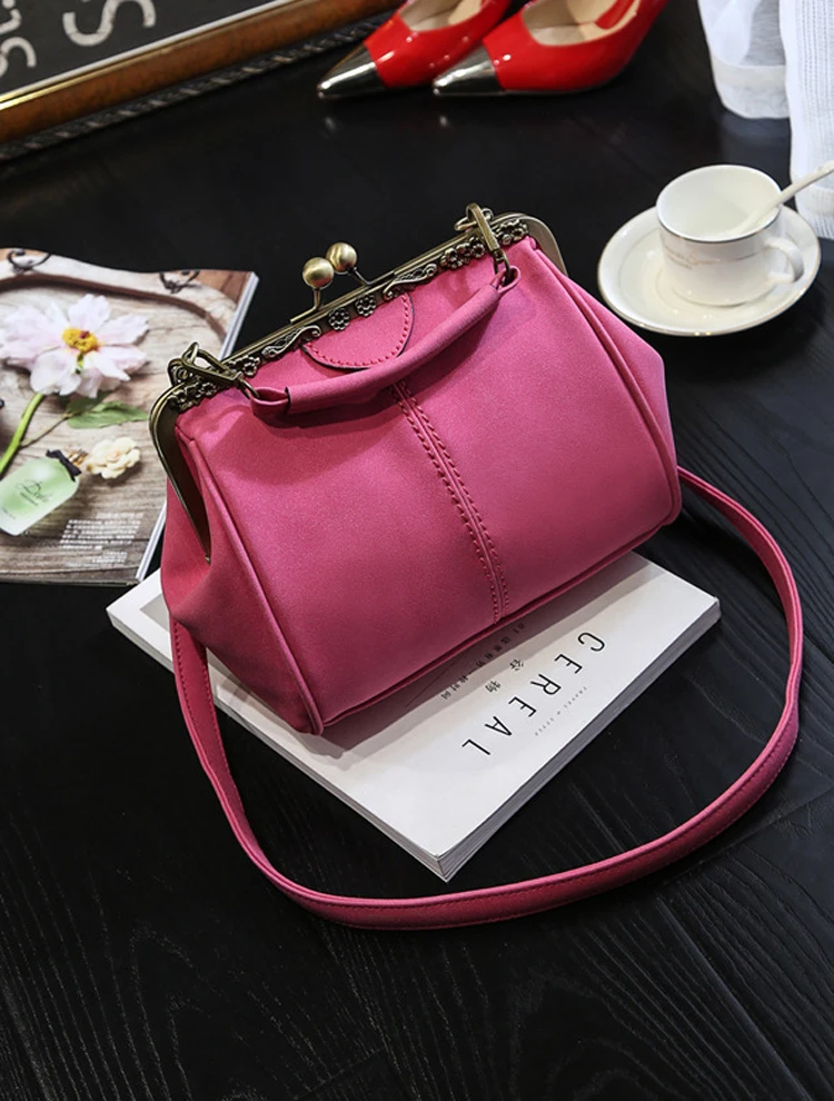 Women Shabby Chic  Shoulder Bag Lady Handmade Vintage Retro Chic Victorian Style Wedding Kiss Lock Handbag Bag (32)