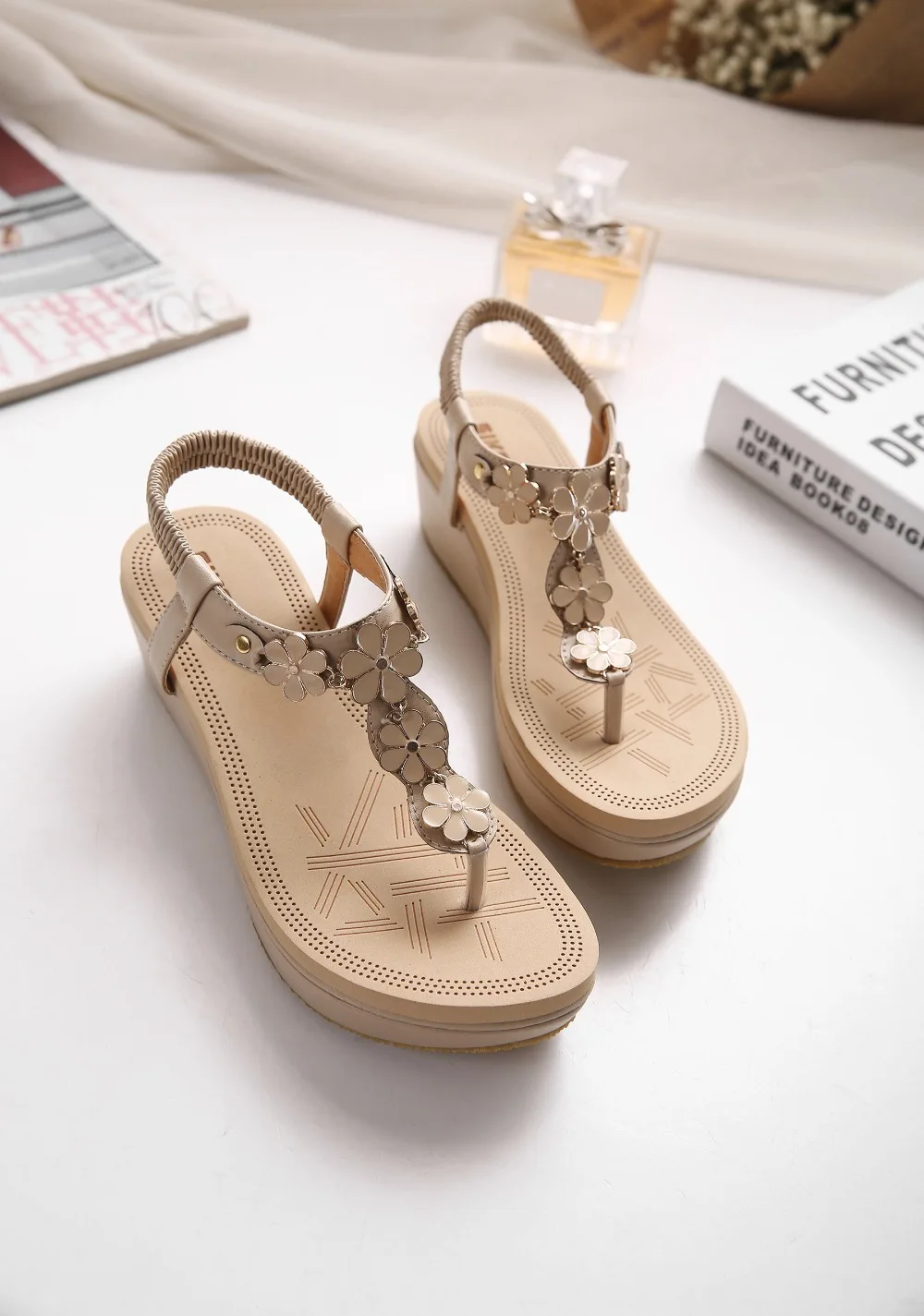 Siketu брендовые летние Сандалии для девочек Для женщин Босоножки на платформе модные удобные шлепки; обувь для женщин Сандалии для девочек