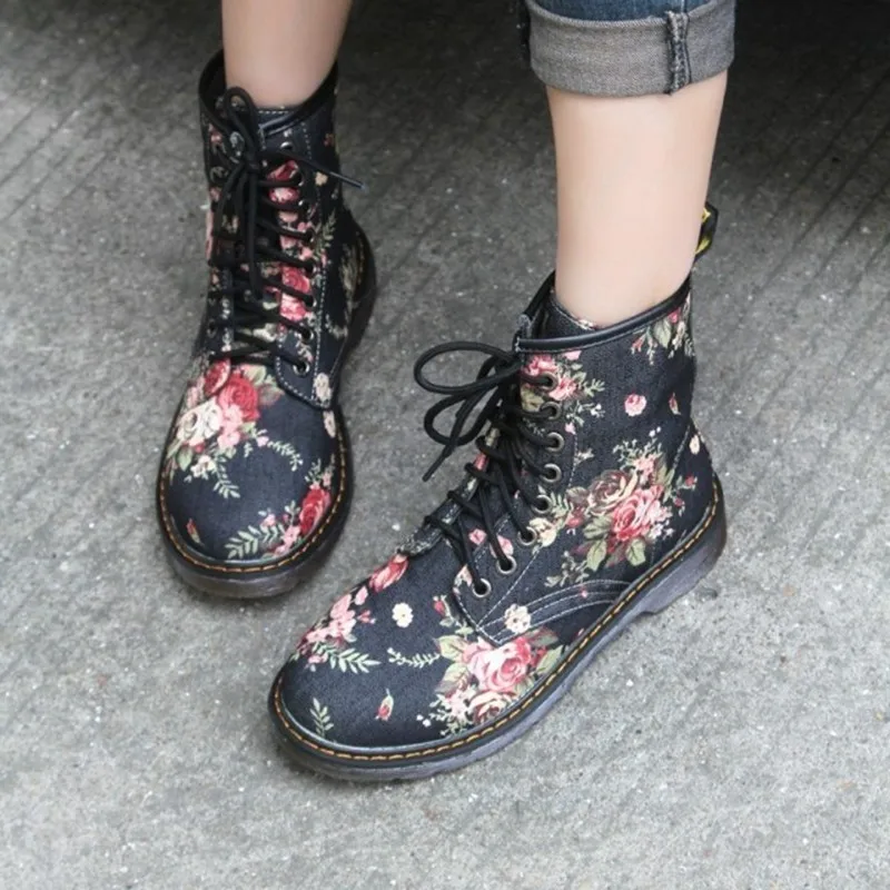 

Plus Size Fashion Autumn Beautiful Flower Shoes Woman Lace-Up Motorcycle Cow Muscle Cowboy Flat Ankle Boots For Women H-137