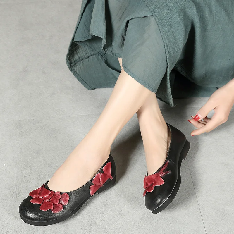 

Women Flats Brand Leather Low Heels Lazy Shoes Flower Spring 2019 Retro Handmade Genuine Leather Women Loafers Soft Bottom Flats