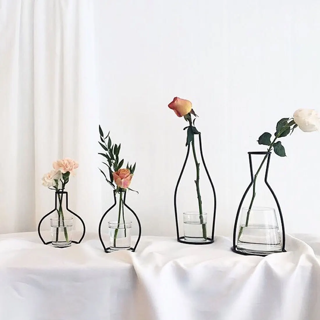 

Home Decoration Transparent Vase Abstract Black Lines Minimalist Abstract Iron Vase Dried Flower Vase Racks Flower Ornaments