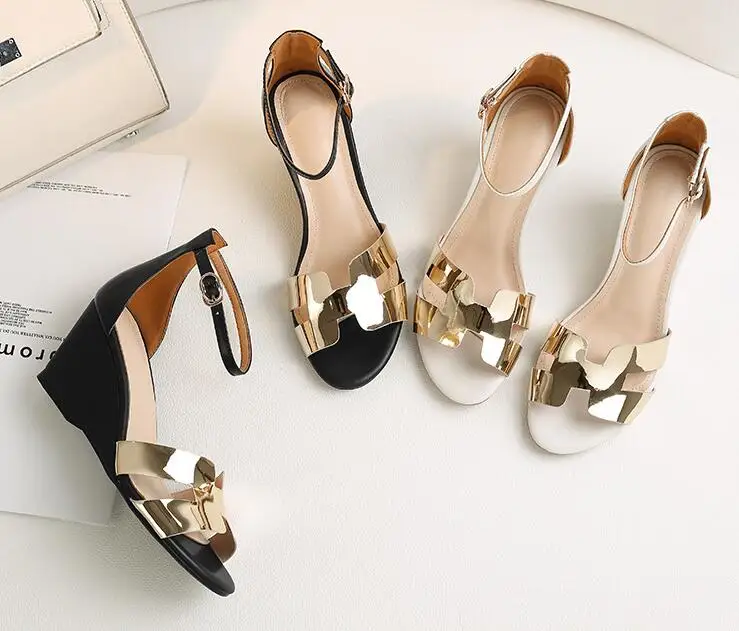 

woman summer low wedge heel buckle sandal black white color open toe woman low wedge sandal