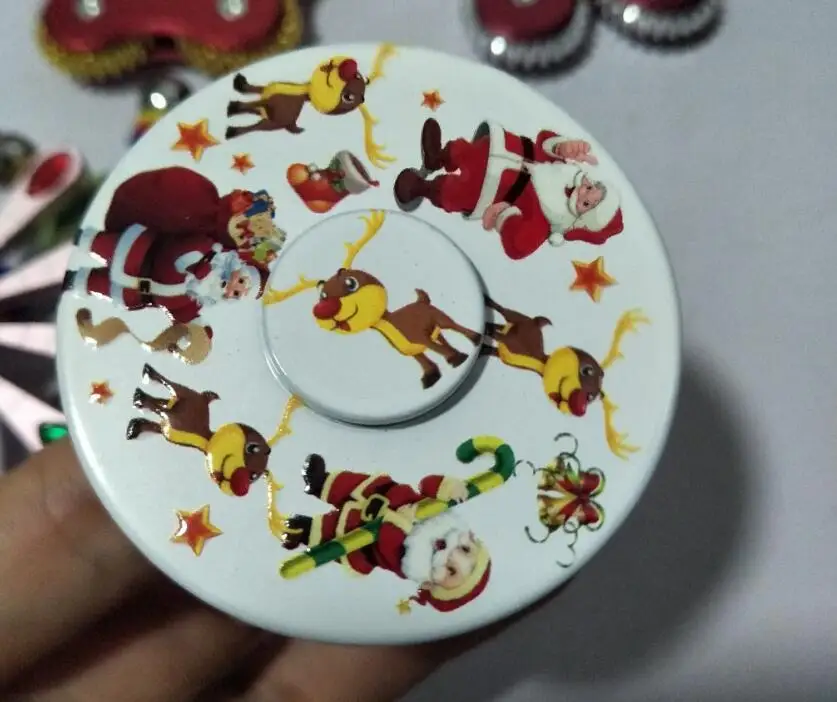 

2018 Multi Pattern Christmas Zinc Happy Atmosphere Necessities Round Shield Fidget Spinner Hand Metal Educational Toys Gifts