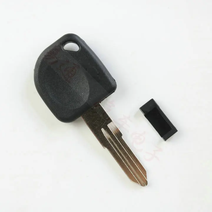 

Key Shell embryo with chip slot replacement for Chevrolet Spark key Left slot key blade