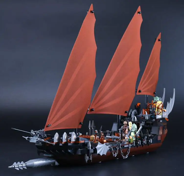 

FANKE Model Building Kits Blocks Hobbies Model Kit Toys for children Compatible Lego Lepin L16018 756PCS Warship M