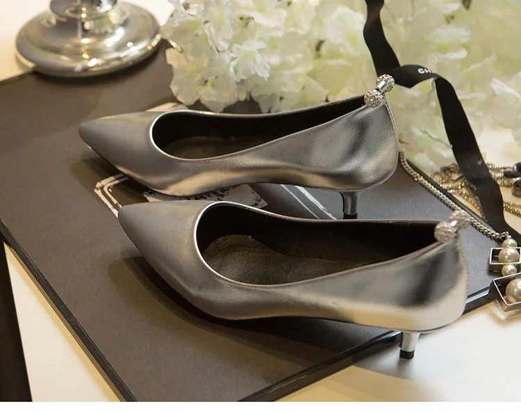 Phoentin/Серебристые туфли на среднем тонком каблуке; Женская Роскошная обувь с закрытым носком; кожаные базовые серии; офисная обувь с острым носком на каблуке «рюмочка»; FT304