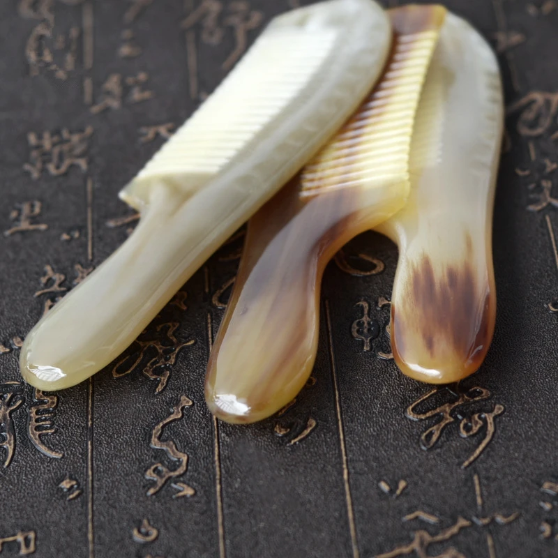 

1PC Handle Horn Comb Wholesale Natural Grain Road Small Yak Horn Comb anti-static Massage Health Comb G0413