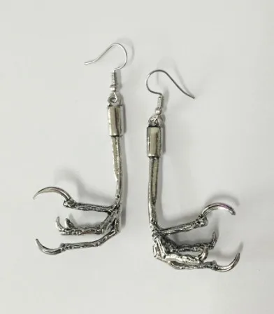 Regalrock новые вороны ювелирные изделия животных Oddities Птица коготь серьги в форме когтистой лапы