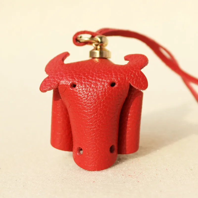 Ручной работы из натуральной кожи Милая корова Бык Забавный Счастливый Слон-брелок подвеска животное брелок для мужчин женщин сумка Шарм для девочек - Цвет: COW RED