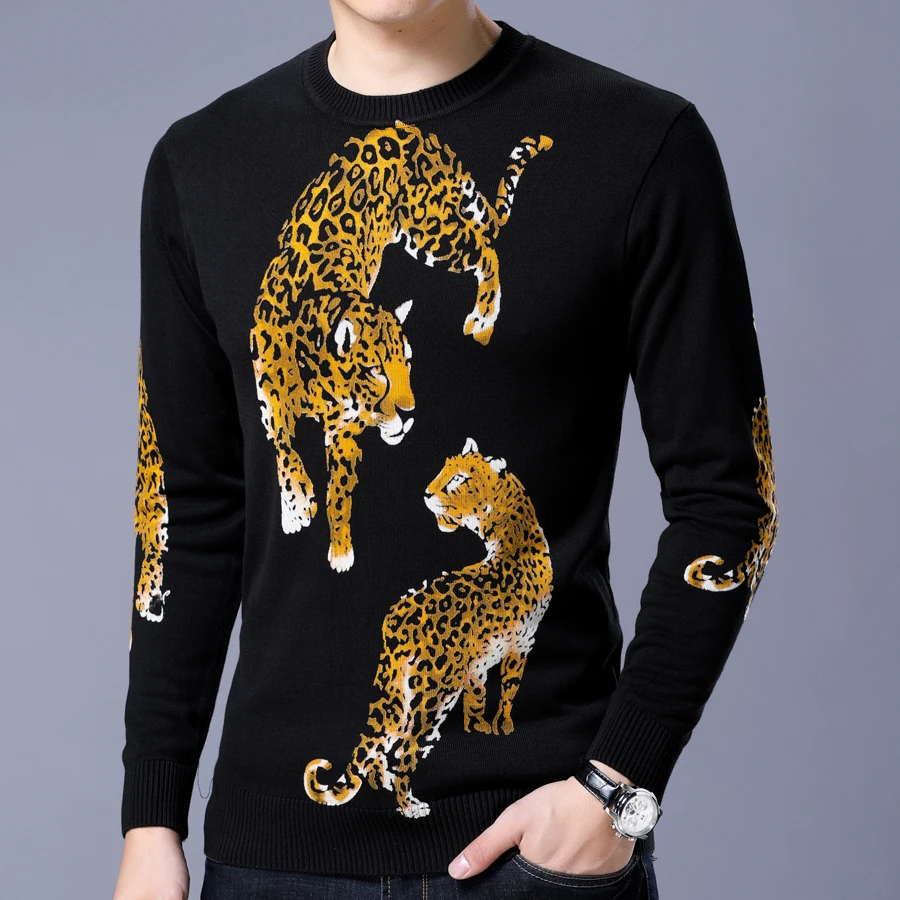 sweater with leopards